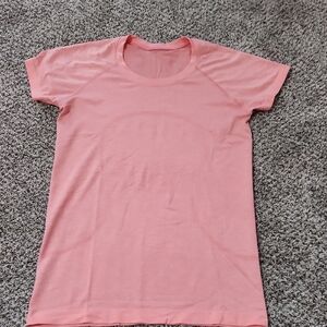 Lululemon Women's Pink Workout T-Shirt